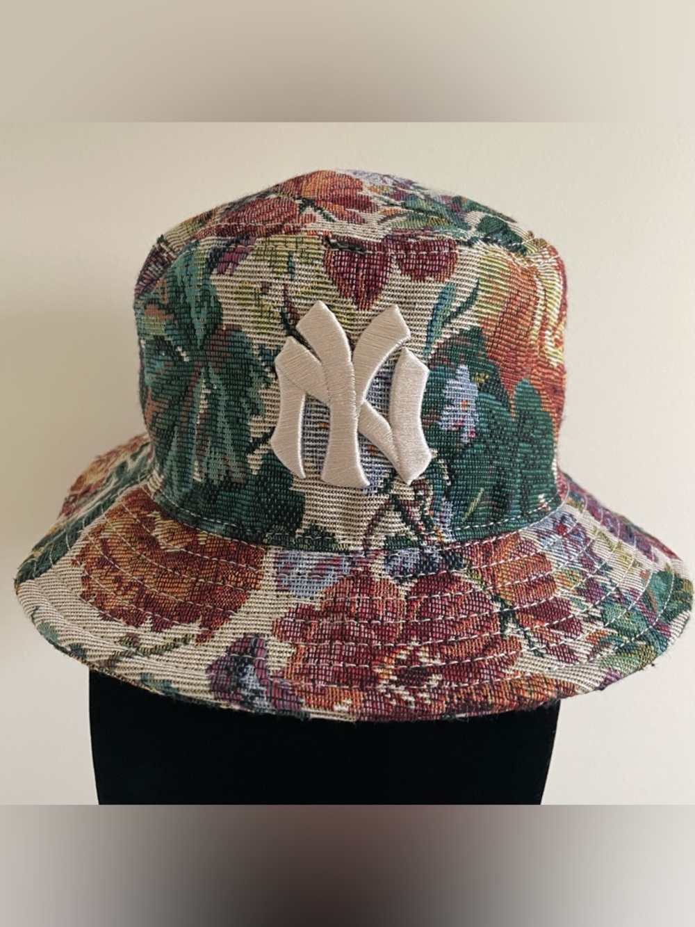NWOT American Needle Floral Jacquard Yankees Bucket Hat